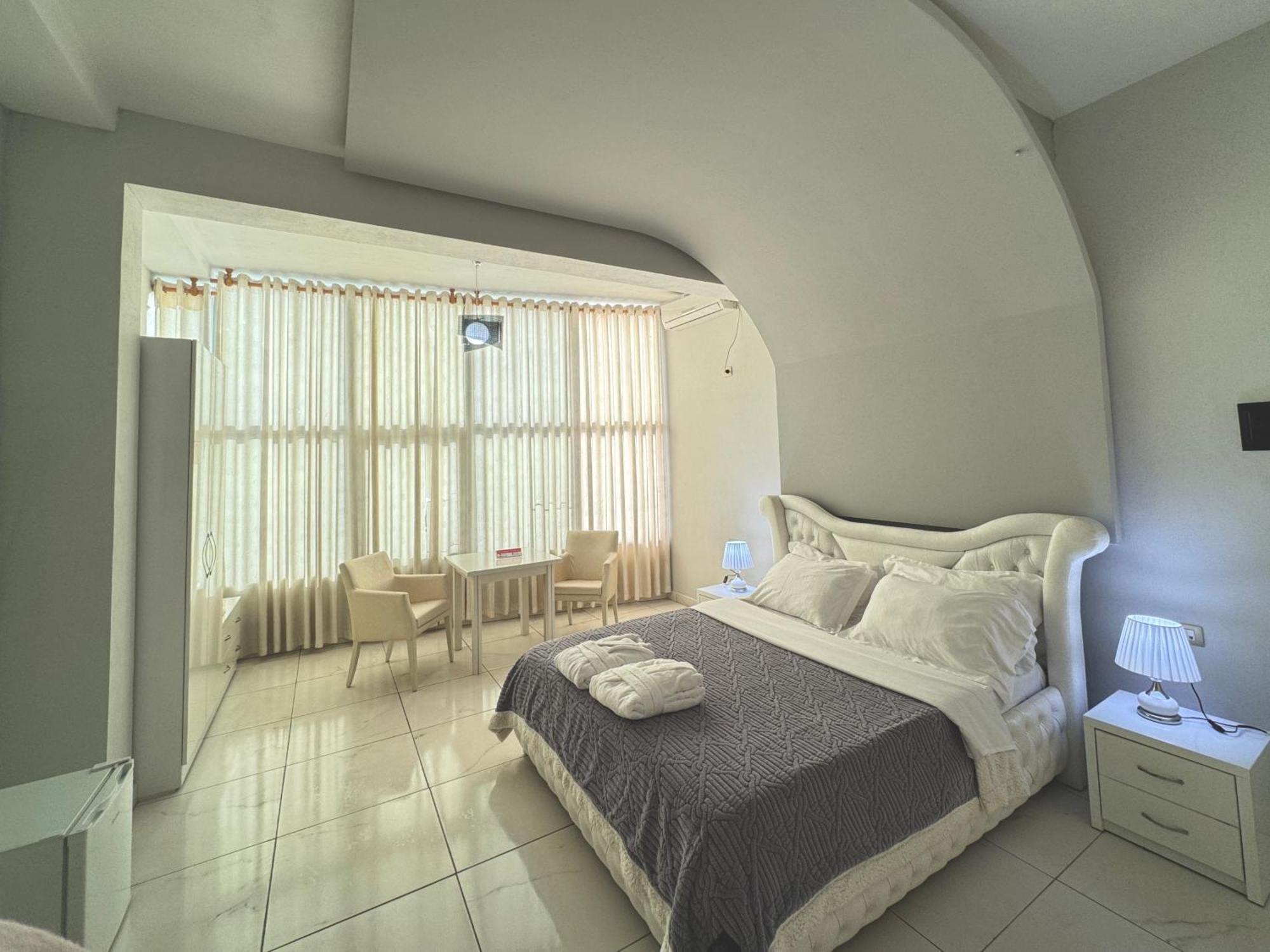Grand Hotel Gjyshi Qerrexhias Zewnętrze zdjęcie