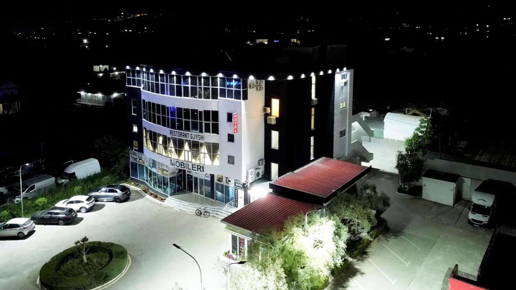 Grand Hotel Gjyshi Qerrexhias Zewnętrze zdjęcie